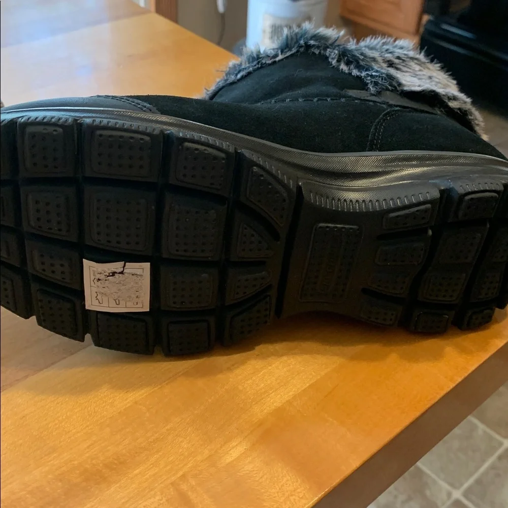 SALE—Sketchers NWOT booties